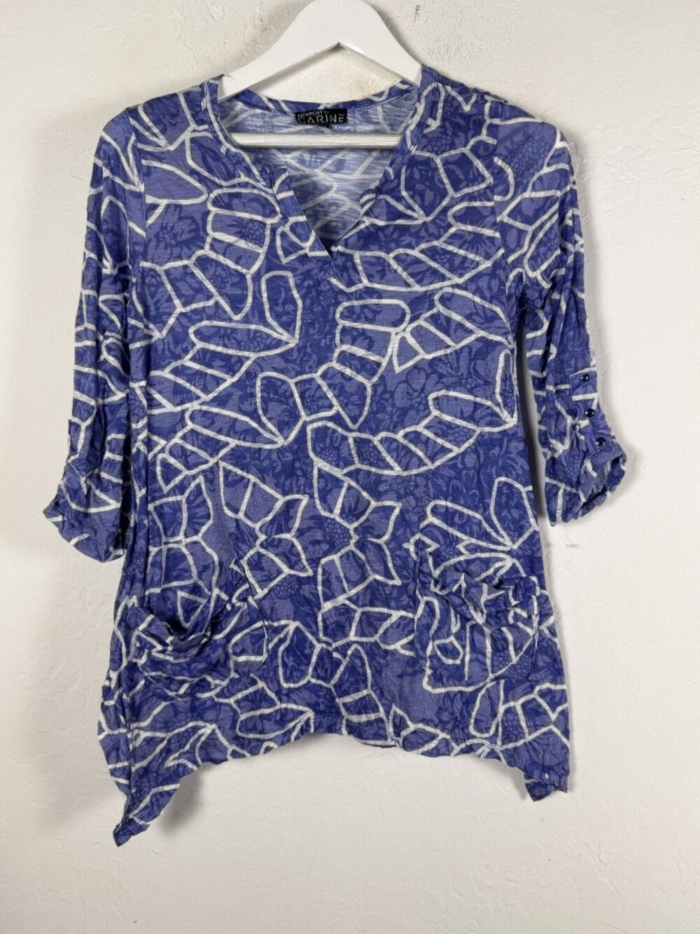 NEWPORT BY CARINE Womens Blue White Abstract Floral Roll Tab Sleeve Tunic Top
